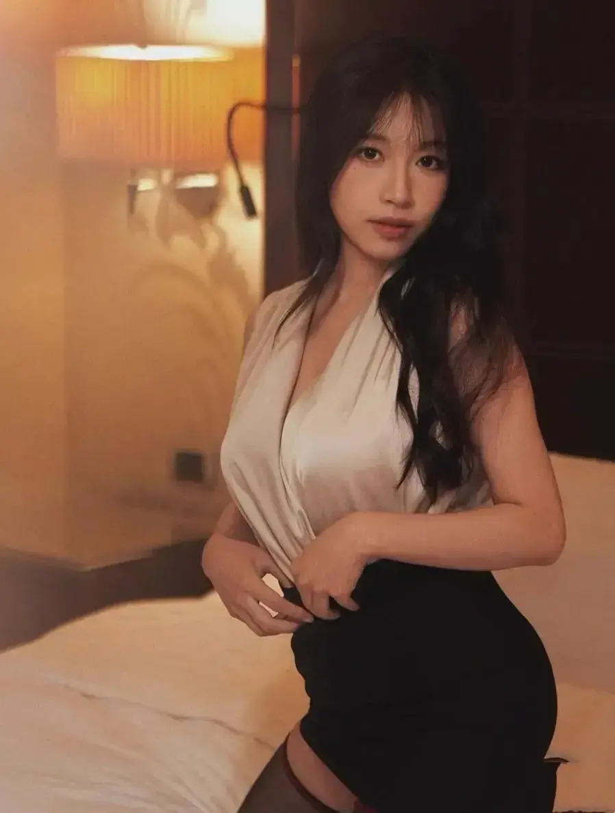 《小凤新婚》全集完整版在线免费放送-苏畅艾熙双人演绎纯净无植入无弹窗-小凤新婚免登录极速秒存高清直链秒播放