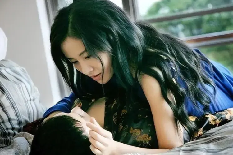 《嫂嫂情事》未删减版高清免费在线观看-韩国电影《嫂嫂情事》HD1080P完整版播放-无广告震撼观影体验